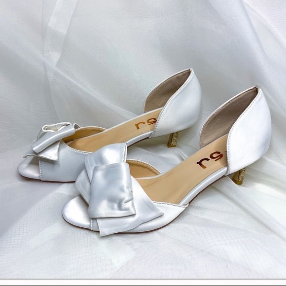 Heels - Picture 2 of 3